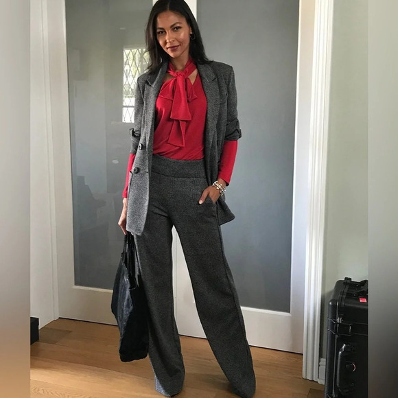 {Cabi} Tess tee in red Size: small - Picture 1 of 6